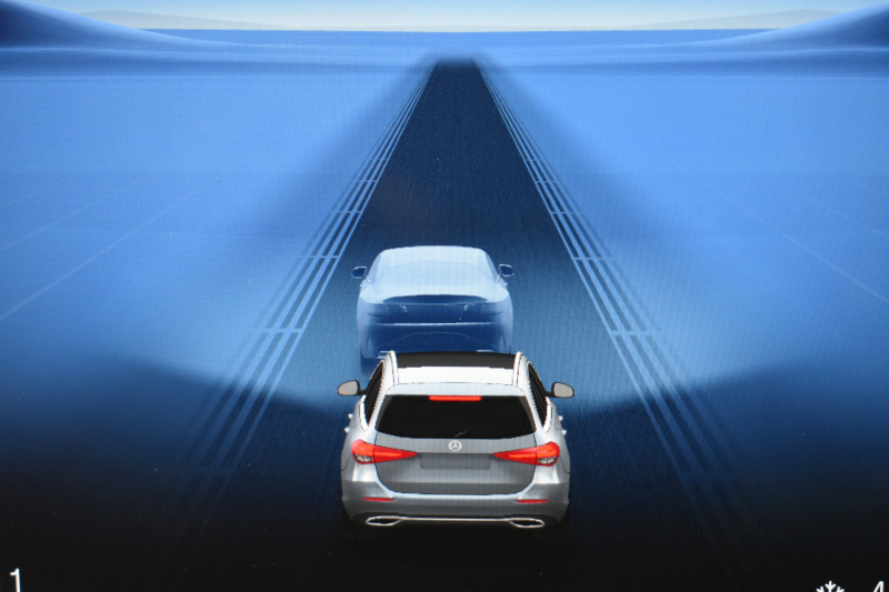 メルセデスベンツ Cクラス C220d ﾜｺﾞﾝ AVG AMGﾗｲﾝ ﾚｻﾞｰｴｸｽｸﾙｰｼﾌﾞ ﾚｰﾀﾞｰSP ISG搭載 ﾋｰﾀｰ黒革 ﾃﾞｨｽﾄﾛ AMGｴｱﾛ18AW ｷｰGO MBUXﾅﾋﾞ360ｶﾒ HUD 2年保証