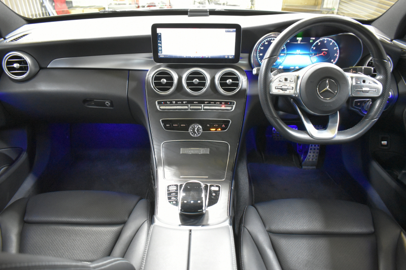 メルセデスベンツ Cクラス C200 ﾛｰﾚｳｽｴﾃﾞｨｼｮﾝ ｽﾎﾟｰﾂ+P ﾚｰﾀﾞｰｾｰﾌﾃｨP 最終特別仕様  9速 BSG搭載 ﾊﾟﾉﾗﾏｻﾝR HUD ﾋｰﾀｰ黒革 ﾃﾞｨｽﾄﾛ BSM Lｷｰﾌﾟ AMGｴｱﾛ18AW ｷｰﾚｽGo PTS 液晶ﾒｰﾀｰ LEDﾍｯﾄﾞﾗｲﾄ 地ﾃﾞｼﾞﾅﾋﾞ Bｶﾒﾗ 2年保証