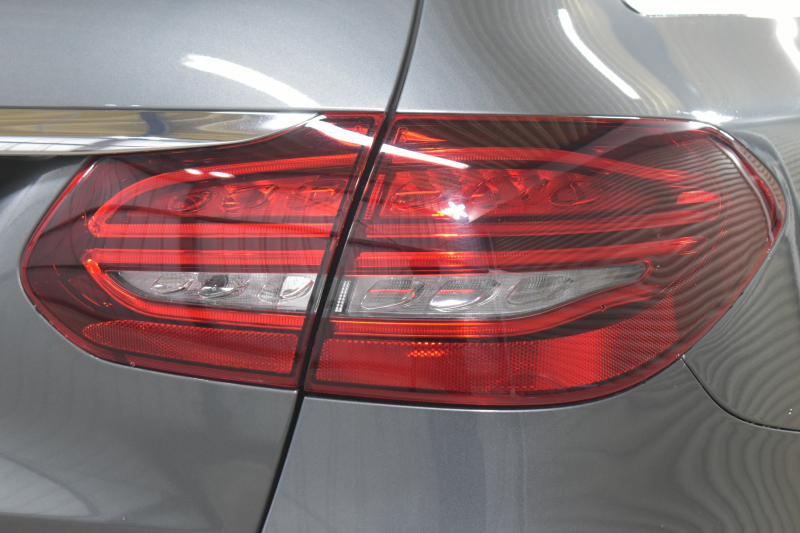 メルセデスベンツ Cクラス C200 ﾛｰﾚｳｽｴﾃﾞｨｼｮﾝ ｽﾎﾟｰﾂ+P ﾚｰﾀﾞｰｾｰﾌﾃｨP 最終特別仕様  9速 BSG搭載 ﾊﾟﾉﾗﾏｻﾝR HUD ﾋｰﾀｰ黒革 ﾃﾞｨｽﾄﾛ BSM Lｷｰﾌﾟ AMGｴｱﾛ18AW ｷｰﾚｽGo PTS 液晶ﾒｰﾀｰ LEDﾍｯﾄﾞﾗｲﾄ 地ﾃﾞｼﾞﾅﾋﾞ Bｶﾒﾗ 2年保証