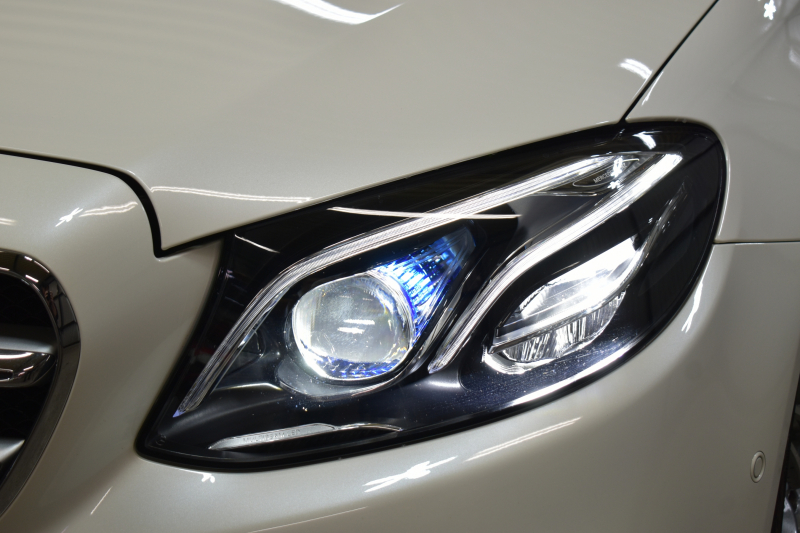 メルセデスベンツ Eクラス E200ﾜｺﾞﾝ AVG BSG搭載 AMGﾗｲﾝ ｴｸｽｸﾙｰｼﾌﾞP ﾚｰﾀﾞｰｾｰﾌﾃｨP ﾊﾟﾉﾗﾏｻﾝﾙｰﾌ 革 AMGｴｱﾛ19AW ﾌﾞﾙﾒｽﾀｰS HUD ｴｱﾊﾞﾗﾝｽP ﾅﾋﾞTV 360ｶﾒﾗ ﾌｯﾄｹﾞｰﾄ ﾃﾞｨｽﾄﾛﾆｯｸ ﾌﾞﾗｲﾝﾄﾞS 2年保証