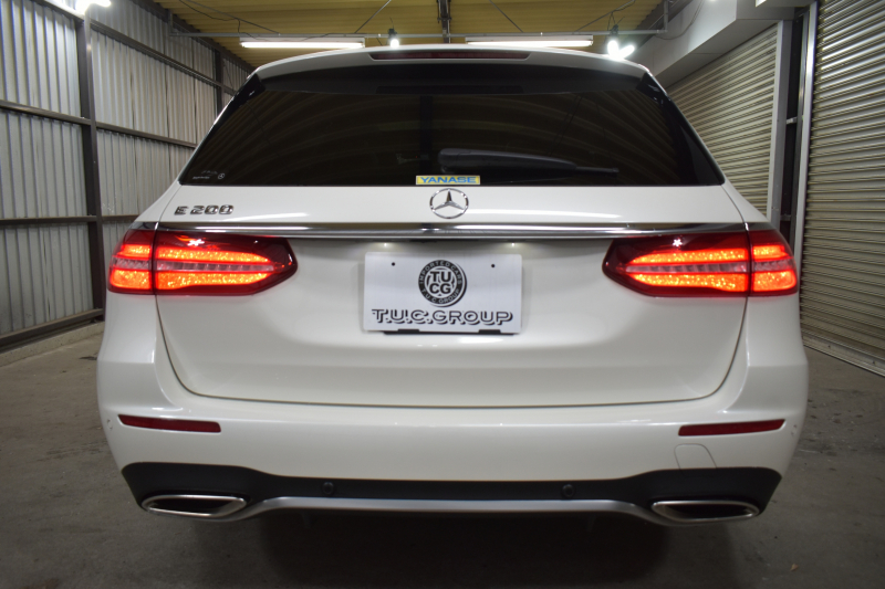 メルセデスベンツ Eクラス E200ﾜｺﾞﾝ AVG BSG搭載 AMGﾗｲﾝ ｴｸｽｸﾙｰｼﾌﾞP ﾚｰﾀﾞｰｾｰﾌﾃｨP ﾊﾟﾉﾗﾏｻﾝﾙｰﾌ 革 AMGｴｱﾛ19AW ﾌﾞﾙﾒｽﾀｰS HUD ｴｱﾊﾞﾗﾝｽP ﾅﾋﾞTV 360ｶﾒﾗ ﾌｯﾄｹﾞｰﾄ ﾃﾞｨｽﾄﾛﾆｯｸ ﾌﾞﾗｲﾝﾄﾞS 2年保証