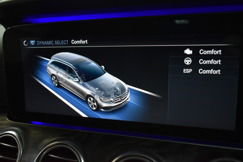 メルセデスベンツ Eクラス E200ﾜｺﾞﾝ AVG BSG搭載 AMGﾗｲﾝ ｴｸｽｸﾙｰｼﾌﾞP ﾚｰﾀﾞｰｾｰﾌﾃｨP ﾊﾟﾉﾗﾏｻﾝﾙｰﾌ 革 AMGｴｱﾛ19AW ﾌﾞﾙﾒｽﾀｰS HUD ｴｱﾊﾞﾗﾝｽP ﾅﾋﾞTV 360ｶﾒﾗ ﾌｯﾄｹﾞｰﾄ ﾃﾞｨｽﾄﾛﾆｯｸ ﾌﾞﾗｲﾝﾄﾞS 2年保証