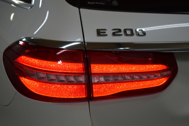 メルセデスベンツ Eクラス E200ﾜｺﾞﾝ AVG BSG搭載 AMGﾗｲﾝ ｴｸｽｸﾙｰｼﾌﾞP ﾚｰﾀﾞｰｾｰﾌﾃｨP ﾊﾟﾉﾗﾏｻﾝﾙｰﾌ 革 AMGｴｱﾛ19AW ﾌﾞﾙﾒｽﾀｰS HUD ｴｱﾊﾞﾗﾝｽP ﾅﾋﾞTV 360ｶﾒﾗ ﾌｯﾄｹﾞｰﾄ ﾃﾞｨｽﾄﾛﾆｯｸ ﾌﾞﾗｲﾝﾄﾞS 2年保証