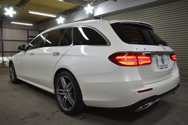 メルセデスベンツ Eクラス E200ﾜｺﾞﾝ AVG BSG搭載 AMGﾗｲﾝ ｴｸｽｸﾙｰｼﾌﾞP ﾚｰﾀﾞｰｾｰﾌﾃｨP ﾊﾟﾉﾗﾏｻﾝﾙｰﾌ 革 AMGｴｱﾛ19AW ﾌﾞﾙﾒｽﾀｰS HUD ｴｱﾊﾞﾗﾝｽP ﾅﾋﾞTV 360ｶﾒﾗ ﾌｯﾄｹﾞｰﾄ ﾃﾞｨｽﾄﾛﾆｯｸ ﾌﾞﾗｲﾝﾄﾞS 2年保証