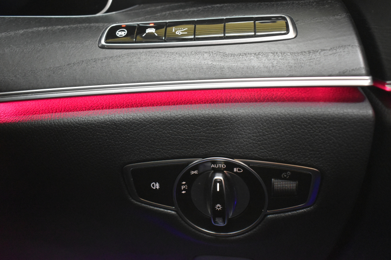 メルセデスベンツ Eクラス E200ﾜｺﾞﾝ AVG BSG搭載 AMGﾗｲﾝ ｴｸｽｸﾙｰｼﾌﾞP ﾚｰﾀﾞｰｾｰﾌﾃｨP ﾊﾟﾉﾗﾏｻﾝﾙｰﾌ 革 AMGｴｱﾛ19AW ﾌﾞﾙﾒｽﾀｰS HUD ｴｱﾊﾞﾗﾝｽP ﾅﾋﾞTV 360ｶﾒﾗ ﾌｯﾄｹﾞｰﾄ ﾃﾞｨｽﾄﾛﾆｯｸ ﾌﾞﾗｲﾝﾄﾞS 2年保証