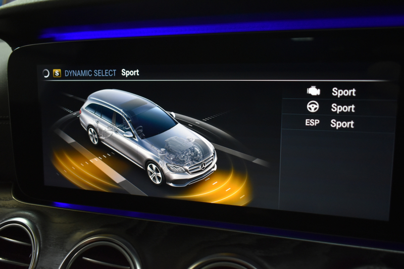 メルセデスベンツ Eクラス E200ﾜｺﾞﾝ AVG BSG搭載 AMGﾗｲﾝ ｴｸｽｸﾙｰｼﾌﾞP ﾚｰﾀﾞｰｾｰﾌﾃｨP ﾊﾟﾉﾗﾏｻﾝﾙｰﾌ 革 AMGｴｱﾛ19AW ﾌﾞﾙﾒｽﾀｰS HUD ｴｱﾊﾞﾗﾝｽP ﾅﾋﾞTV 360ｶﾒﾗ ﾌｯﾄｹﾞｰﾄ ﾃﾞｨｽﾄﾛﾆｯｸ ﾌﾞﾗｲﾝﾄﾞS 2年保証