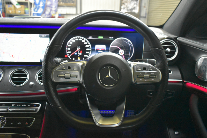 メルセデスベンツ Eクラス E200ﾜｺﾞﾝ AVG BSG搭載 AMGﾗｲﾝ ｴｸｽｸﾙｰｼﾌﾞP ﾚｰﾀﾞｰｾｰﾌﾃｨP ﾊﾟﾉﾗﾏｻﾝﾙｰﾌ 革 AMGｴｱﾛ19AW ﾌﾞﾙﾒｽﾀｰS HUD ｴｱﾊﾞﾗﾝｽP ﾅﾋﾞTV 360ｶﾒﾗ ﾌｯﾄｹﾞｰﾄ ﾃﾞｨｽﾄﾛﾆｯｸ ﾌﾞﾗｲﾝﾄﾞS 2年保証