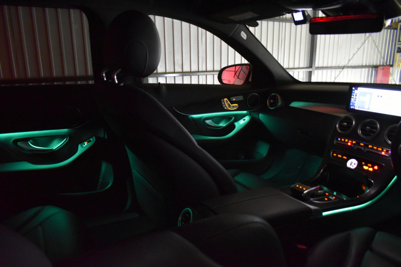 メルセデスベンツ Cクラス C200 ﾛｰﾚｳｽｴﾃﾞｨｼｮﾝ ｽﾎﾟｰﾂ＋P ﾚｰﾀﾞｰｾｰﾌﾃｨP 最終特別仕様 MEｺﾈ BSG搭載 ﾋｰﾀｰ黒革 ﾃﾞｨｽﾄﾛ BSM Lｷｰﾌﾟ AMGｴｱﾛ18AW 液晶ﾒｰﾀｰ HUD 地ﾃﾞｼﾞﾅﾋﾞ ﾊﾞｯｸｶﾒﾗ 2年保証