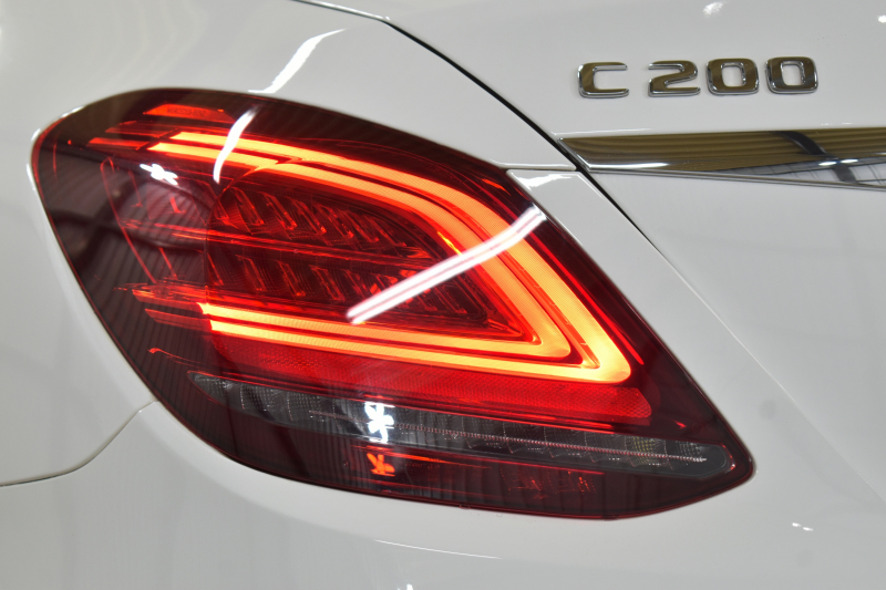 メルセデスベンツ Cクラス C200 ﾛｰﾚｳｽｴﾃﾞｨｼｮﾝ ｽﾎﾟｰﾂ＋P ﾚｰﾀﾞｰｾｰﾌﾃｨP 最終特別仕様 MEｺﾈ BSG搭載 ﾋｰﾀｰ黒革 ﾃﾞｨｽﾄﾛ BSM Lｷｰﾌﾟ AMGｴｱﾛ18AW 液晶ﾒｰﾀｰ HUD 地ﾃﾞｼﾞﾅﾋﾞ ﾊﾞｯｸｶﾒﾗ 2年保証