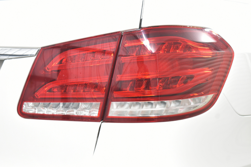 メルセデスベンツ Eクラス E250ﾜｺﾞﾝ AVG AMGｽﾎﾟｰﾂP ﾚｰﾀﾞｰｾｰﾌﾃｨP 後期 ﾊﾟﾉﾗﾏｻﾝﾙｰﾌ 革 AMGｴｱﾛ18AW ﾃﾞｨｽﾄﾛﾆｯｸ ﾌﾞﾗｲﾝﾄﾞｽﾎﾟｯﾄ ﾚｰﾝｷｰﾌﾟ ｱﾝﾋﾞｴﾝﾄﾗｲﾄ LEDﾍｯﾄﾞﾗｲﾄ ﾅﾋﾞTV ﾊﾞｯｸｶﾒﾗ ｷｰﾚｽｺﾞｰ ｵｰﾄﾃｰﾙｹﾞｰﾄ 2年保証