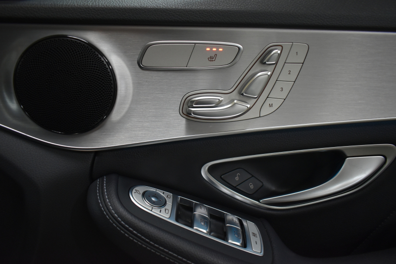 メルセデスベンツ Cクラス C180 ﾜｺﾞﾝ ﾛｰﾚｳｽｴﾃﾞｨｼｮﾝ ﾚｰﾀﾞｰｾｰﾌﾃｨP 特別仕様車 MEｺﾈｸﾄ ﾊﾟﾉﾗﾏｻﾝﾙｰﾌ ﾋｰﾀｰ黒革 ﾃﾞｨｽﾄﾛ BSM Lｷｰﾌﾟ AMGｴｱﾛ18AW ｷｰﾚｽGO PTS 電動ﾘｱｹﾞｰﾄ LEDﾍｯﾄﾞﾗｲﾄ 地ﾃﾞｼﾞﾅﾋﾞ Bｶﾒﾗ 2年保証