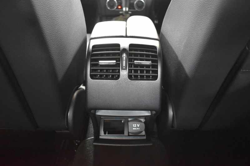 メルセデスベンツ Cクラス C200BE AVG ﾚｰﾀﾞｰｾｰﾌﾃｨP後期型 ﾃﾞｨｽﾄﾛﾆｯｸﾌﾟﾗｽ ﾌﾞﾗｲﾝﾄﾞｽﾎﾟｯﾄ ｷｰﾚｽGo AMGｴｱﾛ ﾊﾟｰｸﾄﾛﾆｯｸ 地デジBｶﾒﾗ 2年保証