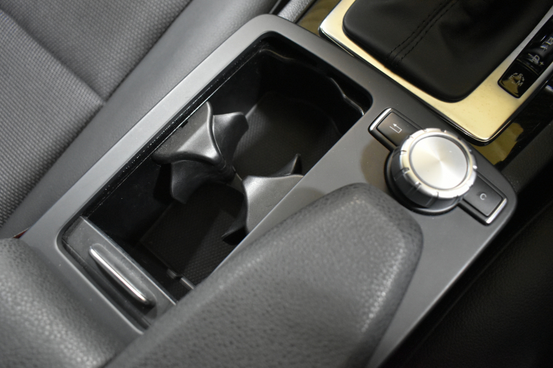 メルセデスベンツ Cクラス C200BE AVG ﾚｰﾀﾞｰｾｰﾌﾃｨP後期型 ﾃﾞｨｽﾄﾛﾆｯｸﾌﾟﾗｽ ﾌﾞﾗｲﾝﾄﾞｽﾎﾟｯﾄ ｷｰﾚｽGo AMGｴｱﾛ ﾊﾟｰｸﾄﾛﾆｯｸ 地デジBｶﾒﾗ 2年保証