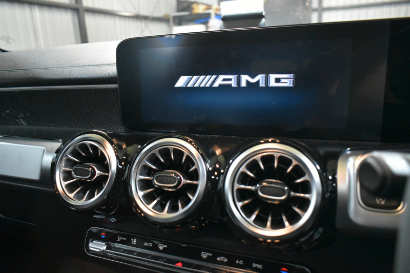 AMG GLB MercedesAMG GLB35 4ﾏﾁｯｸ AMGｱﾄﾞﾊﾞﾝｽﾄﾞ＆ﾊﾟﾌｫｰﾏﾝｽP ﾚｰﾀﾞｰｾｰﾌﾃｨP  ﾊﾟﾉﾗﾏｻﾝﾙｰﾌ ﾋｰﾀｰ黒/赤革 対話式ﾅﾋﾞ ﾃﾞｨｽﾄﾛﾆｯｸ ﾌﾞﾗｲﾝﾄﾞｽﾎﾟｯﾄ ﾚｰﾝｷｰﾌﾟ AMGｴｱﾛ19AW ｷｰﾚｽGO PTS ﾍｯﾄﾞｱｯﾌﾟD  地ﾃﾞｼﾞﾅﾋﾞ 360ｶﾒﾗ