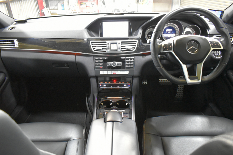 メルセデスベンツ Cクラス C200ﾜｺﾞﾝ AVG AMGﾗｲﾝ ﾚｰﾀﾞｰSP 後期型 ﾃﾞｨｽﾄﾛ Lﾁｪﾝｼﾞ 誤発進 ﾋｰﾀｰ黒革 AMGｴｱﾛ18AW ｷｰﾚｽGo PTS 電動Rｹﾞｰﾄ 地ﾃﾞｼﾞBｶﾒﾗ 2年保証