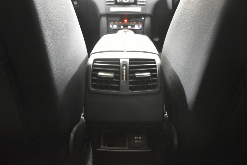 メルセデスベンツ Cクラス C200ﾜｺﾞﾝ AVG AMGﾗｲﾝ ﾚｰﾀﾞｰSP 後期型 ﾃﾞｨｽﾄﾛ Lﾁｪﾝｼﾞ 誤発進 ﾋｰﾀｰ黒革 AMGｴｱﾛ18AW ｷｰﾚｽGo PTS 電動Rｹﾞｰﾄ 地ﾃﾞｼﾞBｶﾒﾗ 2年保証