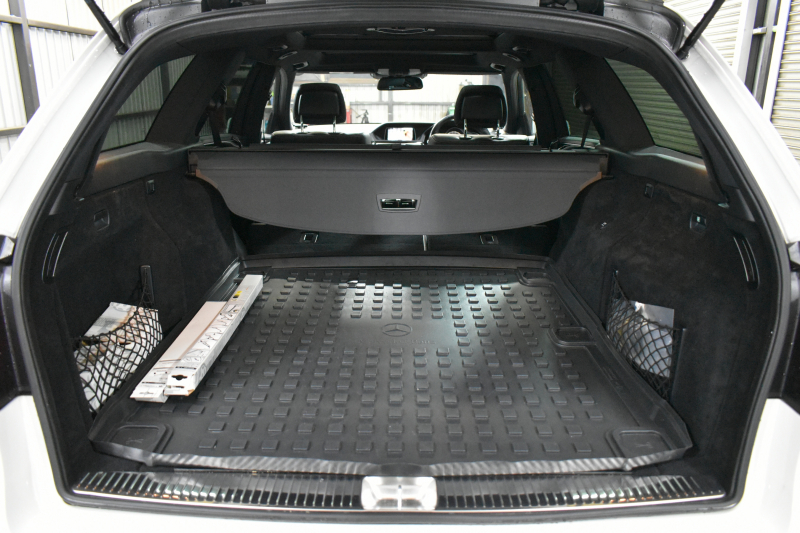 メルセデスベンツ Cクラス C200ﾜｺﾞﾝ AVG AMGﾗｲﾝ ﾚｰﾀﾞｰSP 後期型 ﾃﾞｨｽﾄﾛ Lﾁｪﾝｼﾞ 誤発進 ﾋｰﾀｰ黒革 AMGｴｱﾛ18AW ｷｰﾚｽGo PTS 電動Rｹﾞｰﾄ 地ﾃﾞｼﾞBｶﾒﾗ 2年保証