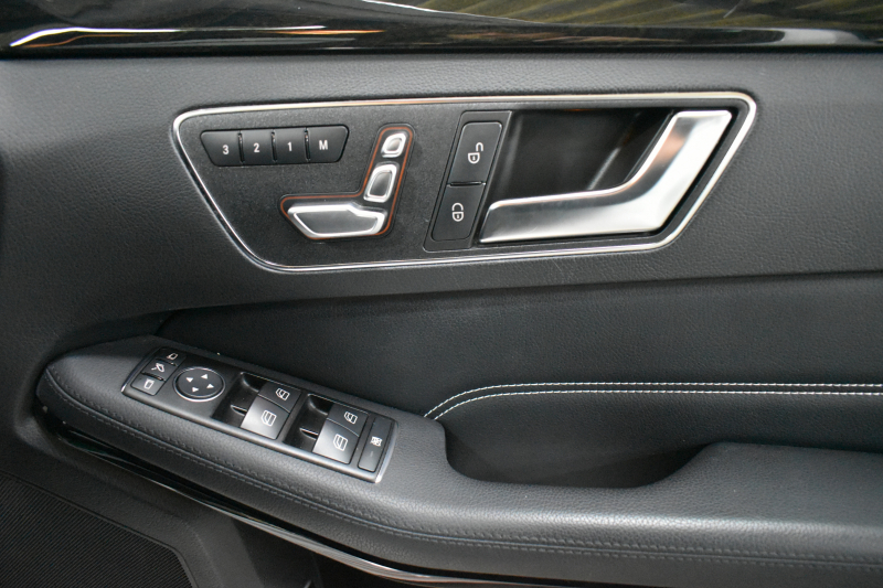 メルセデスベンツ Cクラス C200ﾜｺﾞﾝ AVG AMGﾗｲﾝ ﾚｰﾀﾞｰSP 後期型 ﾃﾞｨｽﾄﾛ Lﾁｪﾝｼﾞ 誤発進 ﾋｰﾀｰ黒革 AMGｴｱﾛ18AW ｷｰﾚｽGo PTS 電動Rｹﾞｰﾄ 地ﾃﾞｼﾞBｶﾒﾗ 2年保証