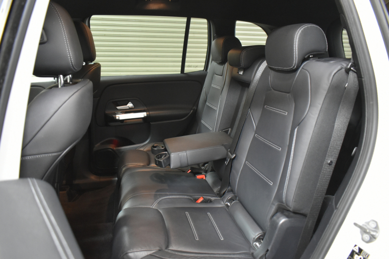 メルセデスベンツ GLB GLB250 4ﾏﾁｯｸ ｽﾎﾟｰﾂ AMGﾗｲﾝ ﾅｲﾄP ﾚｰﾀﾞｰｾｰﾌﾃｨP 黒革 AMGｴｱﾛ20AW MBUXﾅﾋﾞTV 360ｶﾒﾗ ﾃﾞｨｽﾄﾛﾆｯｸ ﾌﾞﾗｲﾝﾄﾞｽﾎﾟｯﾄ ﾚｰﾝｷｰﾌﾟ ｷｰﾚｽGO ﾌｯﾄｹﾞｰﾄ ﾜｲﾔﾚｽﾁｬｰｼﾞ ﾏﾙﾁｶﾗｰｱﾝﾋﾞｴﾝﾄ 3列ｼｰﾄ7人乗 2年保証