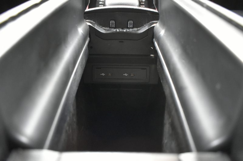 メルセデスベンツ GLB GLB250 4ﾏﾁｯｸ ｽﾎﾟｰﾂ AMGﾗｲﾝ ﾅｲﾄP ﾚｰﾀﾞｰｾｰﾌﾃｨP 黒革 AMGｴｱﾛ20AW MBUXﾅﾋﾞTV 360ｶﾒﾗ ﾃﾞｨｽﾄﾛﾆｯｸ ﾌﾞﾗｲﾝﾄﾞｽﾎﾟｯﾄ ﾚｰﾝｷｰﾌﾟ ｷｰﾚｽGO ﾌｯﾄｹﾞｰﾄ ﾜｲﾔﾚｽﾁｬｰｼﾞ ﾏﾙﾁｶﾗｰｱﾝﾋﾞｴﾝﾄ 3列ｼｰﾄ7人乗 2年保証