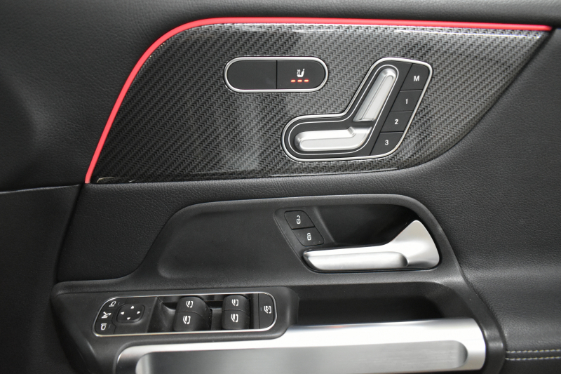 メルセデスベンツ GLB GLB250 4ﾏﾁｯｸ ｽﾎﾟｰﾂ AMGﾗｲﾝ ﾅｲﾄP ﾚｰﾀﾞｰｾｰﾌﾃｨP 黒革 AMGｴｱﾛ20AW MBUXﾅﾋﾞTV 360ｶﾒﾗ ﾃﾞｨｽﾄﾛﾆｯｸ ﾌﾞﾗｲﾝﾄﾞｽﾎﾟｯﾄ ﾚｰﾝｷｰﾌﾟ ｷｰﾚｽGO ﾌｯﾄｹﾞｰﾄ ﾜｲﾔﾚｽﾁｬｰｼﾞ ﾏﾙﾁｶﾗｰｱﾝﾋﾞｴﾝﾄ 3列ｼｰﾄ7人乗 2年保証