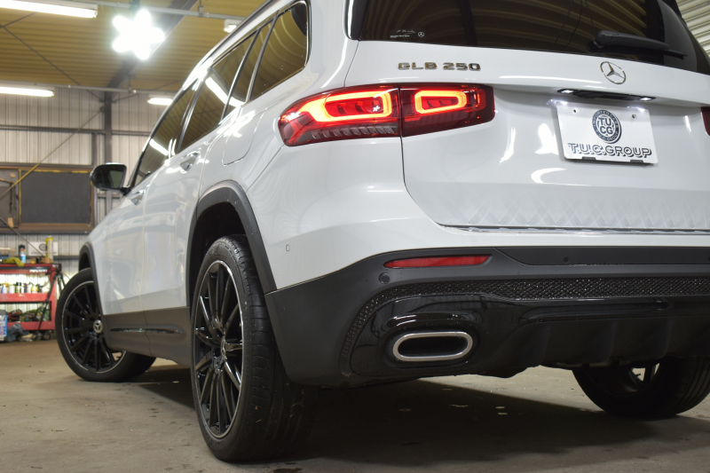 メルセデスベンツ GLB GLB250 4ﾏﾁｯｸ ｽﾎﾟｰﾂ AMGﾗｲﾝ ﾅｲﾄP ﾚｰﾀﾞｰｾｰﾌﾃｨP 黒革 AMGｴｱﾛ20AW MBUXﾅﾋﾞTV 360ｶﾒﾗ ﾃﾞｨｽﾄﾛﾆｯｸ ﾌﾞﾗｲﾝﾄﾞｽﾎﾟｯﾄ ﾚｰﾝｷｰﾌﾟ ｷｰﾚｽGO ﾌｯﾄｹﾞｰﾄ ﾜｲﾔﾚｽﾁｬｰｼﾞ ﾏﾙﾁｶﾗｰｱﾝﾋﾞｴﾝﾄ 3列ｼｰﾄ7人乗 2年保証