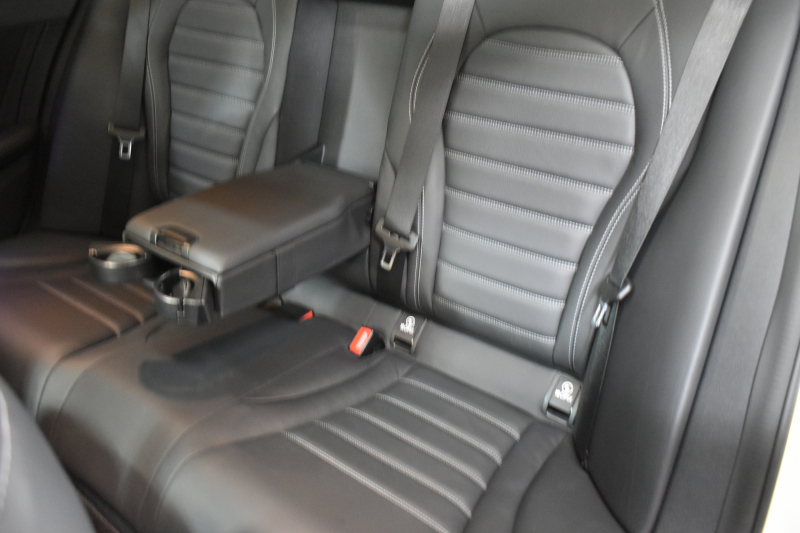 メルセデスベンツ Cクラス C200 AVG AMGﾗｲﾝ ﾚｻﾞｰｴｸｽｸﾙｰｼﾌﾞP ﾚｰﾀﾞｰｾｰﾌﾃｨP 後期 ﾊﾟﾉﾗﾏｻﾝﾙｰﾌ 革 ﾌﾞﾙﾒｽﾀｰS HUD ｴｱﾊﾞﾗﾝｽP 液晶ﾒｰﾀｰ ﾌｯﾄﾄﾗﾝｸ AMGｴｱﾛ18AW ﾃﾞｨｽﾄﾛ ﾌﾞﾗｲﾝﾄﾞS ﾚｰﾝｷｰﾌﾟ ﾅﾋﾞTV Bｶﾒﾗ ｷｰﾚｽｺﾞｰ 2年保証