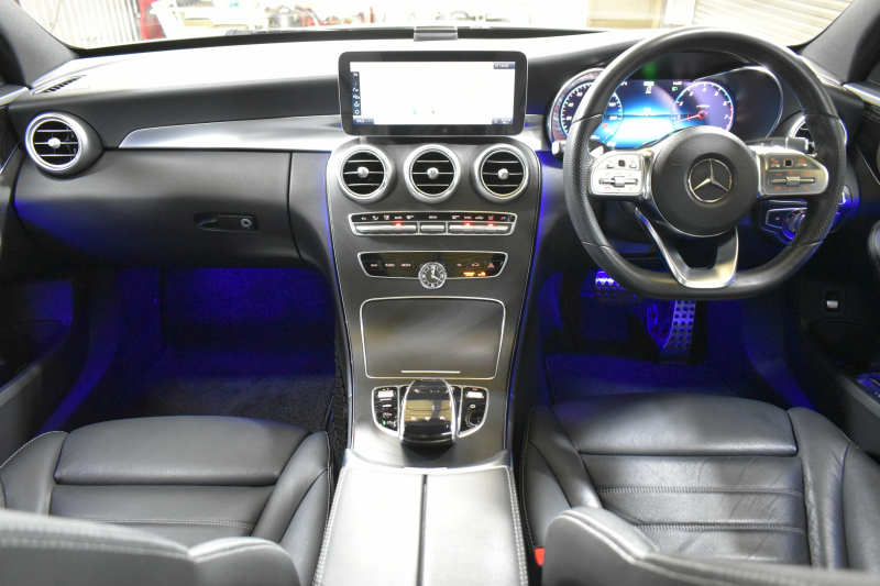 メルセデスベンツ Cクラス C200 AVG AMGﾗｲﾝ ﾚｻﾞｰｴｸｽｸﾙｰｼﾌﾞP ﾚｰﾀﾞｰｾｰﾌﾃｨP 後期 ﾊﾟﾉﾗﾏｻﾝﾙｰﾌ 革 ﾌﾞﾙﾒｽﾀｰS HUD ｴｱﾊﾞﾗﾝｽP 液晶ﾒｰﾀｰ ﾌｯﾄﾄﾗﾝｸ AMGｴｱﾛ18AW ﾃﾞｨｽﾄﾛ ﾌﾞﾗｲﾝﾄﾞS ﾚｰﾝｷｰﾌﾟ ﾅﾋﾞTV Bｶﾒﾗ ｷｰﾚｽｺﾞｰ 2年保証