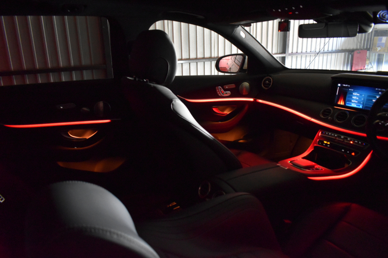 メルセデスベンツ Eクラス E200 ｽﾎﾟｰﾂ BSG搭載 ｴｸｽｸﾙｰｼﾌﾞP AMGﾗｲﾝｲﾝﾃﾘｱP ﾚｰﾀﾞｰｾｰﾌﾃｨP 後期型 ﾊﾟﾉﾗﾏｻﾝﾙｰﾌ 革 ﾌﾞﾙﾒｽﾀｰ HUD ｴｱﾊﾞﾗﾝｽP ﾊﾟﾜｰﾄﾗﾝｸ AMGｴｱﾛ19AW MBUXARﾅﾋﾞTV 360ｶﾒﾗ ﾜｲﾔﾚｽﾁｬｰｼﾞ ﾃﾞｨｽﾄﾛ ﾌﾞﾗｲﾝﾄﾞS ﾚｰﾝｷｰﾌﾟ 2年保証