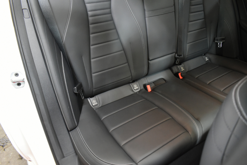 メルセデスベンツ Eクラス E200 ｽﾎﾟｰﾂ BSG搭載 ｴｸｽｸﾙｰｼﾌﾞP AMGﾗｲﾝｲﾝﾃﾘｱP ﾚｰﾀﾞｰｾｰﾌﾃｨP 後期型 ﾊﾟﾉﾗﾏｻﾝﾙｰﾌ 革 ﾌﾞﾙﾒｽﾀｰ HUD ｴｱﾊﾞﾗﾝｽP ﾊﾟﾜｰﾄﾗﾝｸ AMGｴｱﾛ19AW MBUXARﾅﾋﾞTV 360ｶﾒﾗ ﾜｲﾔﾚｽﾁｬｰｼﾞ ﾃﾞｨｽﾄﾛ ﾌﾞﾗｲﾝﾄﾞS ﾚｰﾝｷｰﾌﾟ 2年保証