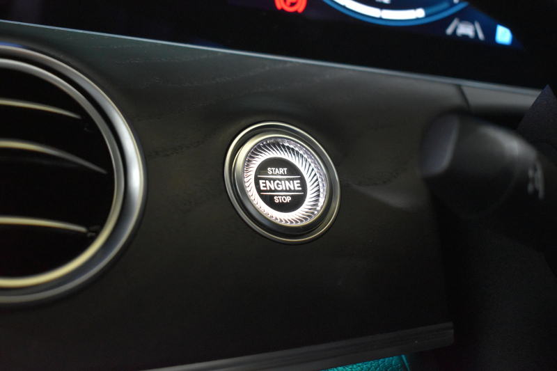 メルセデスベンツ Eクラス E200 ｽﾎﾟｰﾂ BSG搭載 ｴｸｽｸﾙｰｼﾌﾞP AMGﾗｲﾝｲﾝﾃﾘｱP ﾚｰﾀﾞｰｾｰﾌﾃｨP 後期型 ﾊﾟﾉﾗﾏｻﾝﾙｰﾌ 革 ﾌﾞﾙﾒｽﾀｰ HUD ｴｱﾊﾞﾗﾝｽP ﾊﾟﾜｰﾄﾗﾝｸ AMGｴｱﾛ19AW MBUXARﾅﾋﾞTV 360ｶﾒﾗ ﾜｲﾔﾚｽﾁｬｰｼﾞ ﾃﾞｨｽﾄﾛ ﾌﾞﾗｲﾝﾄﾞS ﾚｰﾝｷｰﾌﾟ 2年保証