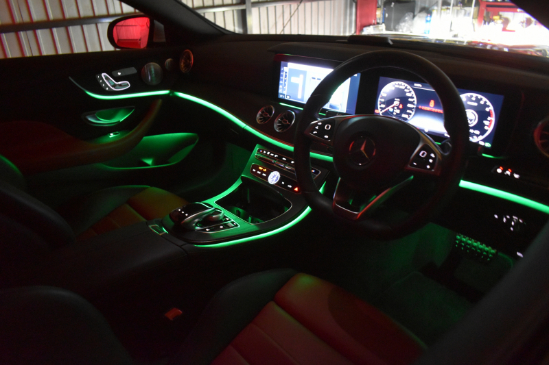 メルセデスベンツ Eクラス E200 ｸｰﾍﾟ ｽﾎﾟｰﾂ ﾚｻﾞｰﾊﾟｯｹｰｼﾞ ﾚｰﾀﾞｰｾｰﾌﾃｨP ﾊﾟﾉﾗﾏｻﾝﾙｰﾌ ﾋｰﾀｰｸｰﾗｰ赤黒革 ﾃﾞｨｽﾄﾛ BSM Lﾁｪﾝｼﾞ AMGｴｱﾛ19AW ｷｰGO PTS ﾌﾞﾙﾒｽﾀｰ HUD 地ﾃﾞｼﾞ360ｶﾒﾗ 2年保証