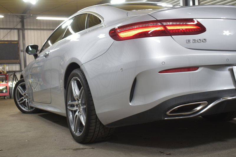 メルセデスベンツ Eクラス E200 ｸｰﾍﾟ ｽﾎﾟｰﾂ ﾚｻﾞｰﾊﾟｯｹｰｼﾞ ﾚｰﾀﾞｰｾｰﾌﾃｨP ﾊﾟﾉﾗﾏｻﾝﾙｰﾌ ﾋｰﾀｰｸｰﾗｰ赤黒革 ﾃﾞｨｽﾄﾛ BSM Lﾁｪﾝｼﾞ AMGｴｱﾛ19AW ｷｰGO PTS ﾌﾞﾙﾒｽﾀｰ HUD 地ﾃﾞｼﾞ360ｶﾒﾗ 2年保証