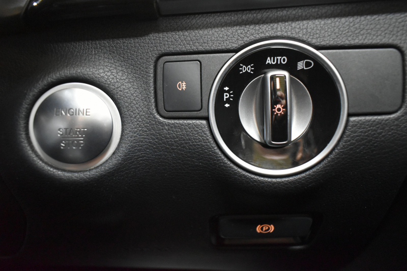 メルセデスベンツ GLE GLE350d 4ﾏﾁｯｸ ｽﾎﾟｰﾂ ﾚｰﾀﾞｰP 3.0ℓV型6気筒ﾀｰﾎﾞ 全席ﾋｰﾀｰ黒革 ﾊﾟﾉﾗﾏｻﾝﾙｰﾌ ﾊｰﾏﾝｶｰﾄﾞﾝ ﾃﾞｨｽﾄﾛ ﾌﾞﾗｲﾝﾄﾞｽﾎﾟｯﾄ ﾚｰﾝｷｰﾌﾟ AMGｴｱﾛ20AW ｻｲﾄﾞﾗﾝﾆﾝｸﾞﾎﾞｰﾄﾞ地ﾃﾞｼﾞﾅﾋﾞ360ｶﾒﾗ ﾊﾟｰｸﾄﾛ 2年保証