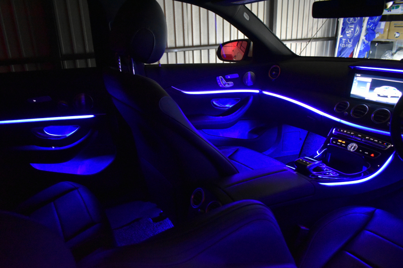 メルセデスベンツ Eクラス E200 AVGｽﾎﾟｰﾂ ﾚｻﾞｰｴｸｽｸﾙｰｼﾌﾞP ﾚｰﾀﾞｰｾｰﾌﾃｨP ﾊﾟﾉﾗﾏｻﾝﾙｰﾌ 革 ﾌﾞﾙﾒｽﾀｰｻｳﾝﾄﾞ ｴｱﾊﾞﾗﾝｽP ｵｰﾄﾄﾗﾝｸ AMGｴｱﾛ19AW ﾃﾞｨｽﾄﾛﾆｯｸ ﾌﾞﾗｲﾝﾄﾞｽﾎﾟｯﾄ ﾚｰﾝｷｰﾌﾟ ﾅﾋﾞTV 360ｶﾒﾗ ｷｰﾚｽｺﾞｰ 2年保証