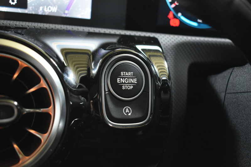 メルセデスベンツ CLAクラス CLA200d ｼｭｰﾃｨﾝｸﾞﾌﾞﾚｰｸ AMGﾗｲﾝP AMGﾚｻﾞｰｴｸｽｸﾙｰｼﾌﾞ ｱﾄﾞﾊﾞﾝｽﾄﾞP ﾚｰﾀﾞｰｾｰﾌﾃｨP 燃費18.2km ﾃﾞｨｰｾﾞﾙTB ﾊﾟﾉﾗﾏｻﾝﾙｰﾌ ﾋｰﾀｰ黒灰革 ﾃﾞｨｽﾄﾛ BSM Lﾁｪﾝｼﾞ AMGｴｱﾛ18AW ｷｰﾚｽGO PTS  HUD 対話式ﾅﾋﾞ 360ｶﾒﾗ 2年保証