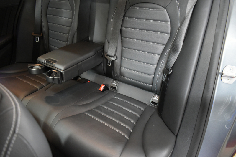 AMG Cクラス C43 4ﾏﾁｯｸ  ﾚｰﾀﾞｰｾｰﾌﾃｨP 後期型 3.0V6ﾀｰﾎﾞ 390馬力 ﾊﾟﾉﾗﾏｻﾝﾙｰﾌ ﾋｰﾀｰ黒本革 ﾃﾞｨｽﾄﾛ BSM Lﾁｪﾝｼﾞ AMGｴｱﾛ ｷｰGO ﾊﾟｰｸﾄﾛ ﾌｯﾄﾄﾗﾝｸ HUD ﾌﾞﾙﾒｽﾀｰS 液晶ﾒｰﾀｰ LEDﾍｯﾄﾞﾗｲﾄ 地ﾃﾞｼﾞﾅﾋﾞ Bｶﾒﾗ 2年保証