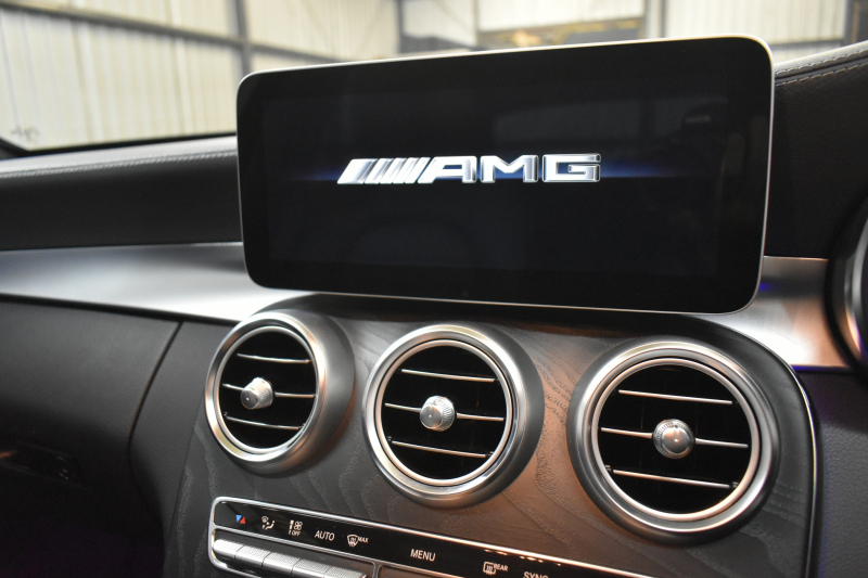 AMG Cクラス C43 4ﾏﾁｯｸ  ﾚｰﾀﾞｰｾｰﾌﾃｨP 後期型 3.0V6ﾀｰﾎﾞ 390馬力 ﾊﾟﾉﾗﾏｻﾝﾙｰﾌ ﾋｰﾀｰ黒本革 ﾃﾞｨｽﾄﾛ BSM Lﾁｪﾝｼﾞ AMGｴｱﾛ ｷｰGO ﾊﾟｰｸﾄﾛ ﾌｯﾄﾄﾗﾝｸ HUD ﾌﾞﾙﾒｽﾀｰS 液晶ﾒｰﾀｰ LEDﾍｯﾄﾞﾗｲﾄ 地ﾃﾞｼﾞﾅﾋﾞ Bｶﾒﾗ 2年保証