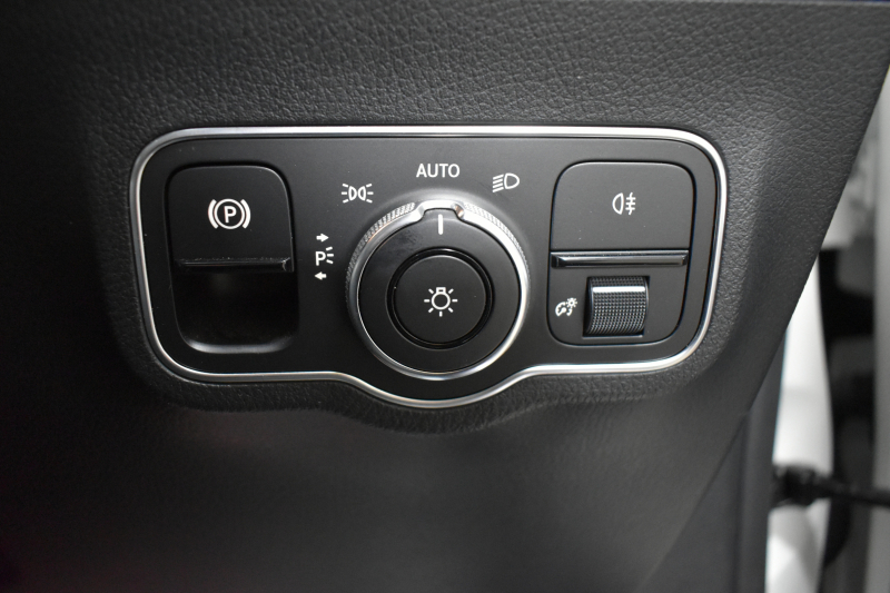 メルセデスベンツ Bクラス B180 AMGﾗｲﾝ AMGﾚｻﾞｰｴｸｽｸﾙｰｼﾌﾞP ｱﾄﾞﾊﾞﾝｽﾄﾞP ﾚｰﾀﾞｰSP  MBUXｼｽﾃﾑ ﾊﾟﾉﾗﾏR ﾋｰﾀｰ付革 ACC BSM Lﾁｪﾝｼﾞ AMGｴｱﾛ18AW ﾏﾙﾁLED HUD 対話式ﾅﾋﾞTV 360ｶﾒﾗ 2年保証