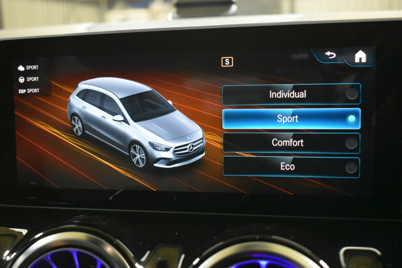 メルセデスベンツ Bクラス B180 AMGﾗｲﾝ AMGﾚｻﾞｰｴｸｽｸﾙｰｼﾌﾞP ｱﾄﾞﾊﾞﾝｽﾄﾞP ﾚｰﾀﾞｰSP  MBUXｼｽﾃﾑ ﾊﾟﾉﾗﾏR ﾋｰﾀｰ付革 ACC BSM Lﾁｪﾝｼﾞ AMGｴｱﾛ18AW ﾏﾙﾁLED HUD 対話式ﾅﾋﾞTV 360ｶﾒﾗ 2年保証
