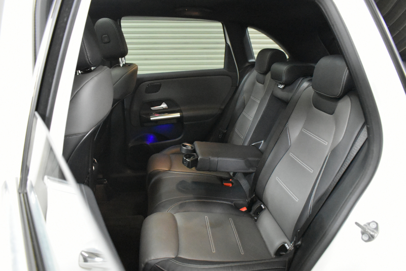 メルセデスベンツ Bクラス B180 AMGﾗｲﾝ AMGﾚｻﾞｰｴｸｽｸﾙｰｼﾌﾞP ｱﾄﾞﾊﾞﾝｽﾄﾞP ﾚｰﾀﾞｰSP  MBUXｼｽﾃﾑ ﾊﾟﾉﾗﾏR ﾋｰﾀｰ付革 ACC BSM Lﾁｪﾝｼﾞ AMGｴｱﾛ18AW ﾏﾙﾁLED HUD 対話式ﾅﾋﾞTV 360ｶﾒﾗ 2年保証