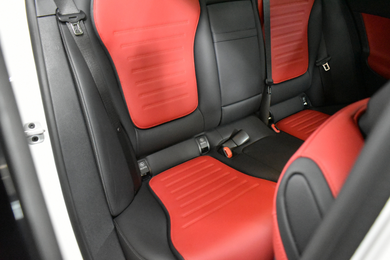 メルセデスベンツ Cクラス C200ﾜｺﾞﾝ AVG ISG搭載ﾓﾃﾞﾙ AMGﾗｲﾝP ﾚｻﾞｰｴｸｽｸﾙｰｼﾌﾞP ﾍﾞｰｼｯｸP ﾚｰﾀﾞｰｾｰﾌﾃｨP ﾊﾟﾉﾗﾏｻﾝﾙｰﾌ ﾘｱｱｸｽﾙｽﾃｱﾘﾝｸﾞ 革 MBUXARﾅﾋﾞTV HUD AMGｴｱﾛ18AW ﾃﾞｨｽﾄﾛﾆｯｸ ﾜｲﾔﾚｽﾁｬｰｼﾞ 360ｶﾒﾗ ｵｰﾄﾃｰﾙｹﾞｰﾄ 2年保証