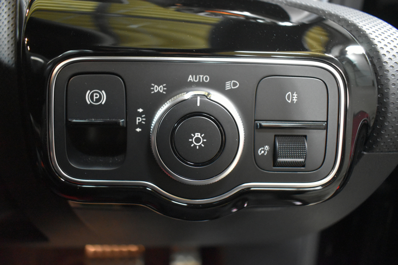 メルセデスベンツ CLAクラス CLA200d AMGﾗｲﾝ AMGﾚｻﾞｰｴｸｽｸﾙｰｼﾌﾞP ｱﾄﾞﾊﾞﾝｽﾄﾞP ﾅﾋﾞｹﾞｰｼｮﾝP ﾚｰﾀﾞｰｾｰﾌﾃｨP 1ｵｰﾅｰ ﾊﾟﾉﾗﾏｻﾝﾙｰﾌ 赤黒革 AMGｴｱﾛ18AW MBUXﾅﾋﾞTV ﾍｯﾄﾞｱｯﾌﾟD 360ｶﾒﾗ ﾃﾞｨｽﾄﾛﾆｯｸ ﾌﾞﾗｲﾝﾄﾞｽﾎﾟｯﾄ ﾚｰﾝｷｰﾌﾟ ﾌｯﾄﾄﾗﾝｸ ｷｰﾚｽGO 2年保証