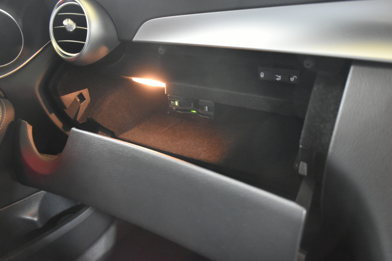 メルセデスベンツ Cクラス C220d AVG AMGﾗｲﾝ ﾚｰﾀﾞｰｾｰﾌﾃｨP 後期型  燃費18.9km  ﾋｰﾀｰ黒革 ﾃﾞｨｽﾄﾛ BSM Lﾁｪﾝｼﾞ 誤発進 AMGｴｱﾛ TWS19AW ｷｰﾚｽGO ﾊﾟｰｸﾄﾛ LEDﾍｯﾄﾞﾗｲﾄ ﾏﾙﾁｱﾝﾋﾞｴﾝﾄ 地ﾃﾞｼﾞﾅﾋﾞBｶﾒﾗ 2年保証