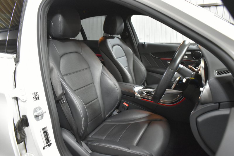 メルセデスベンツ Cクラス C220d AVG AMGﾗｲﾝ ﾚｰﾀﾞｰｾｰﾌﾃｨP 後期型  燃費18.9km  ﾋｰﾀｰ黒革 ﾃﾞｨｽﾄﾛ BSM Lﾁｪﾝｼﾞ 誤発進 AMGｴｱﾛ TWS19AW ｷｰﾚｽGO ﾊﾟｰｸﾄﾛ LEDﾍｯﾄﾞﾗｲﾄ ﾏﾙﾁｱﾝﾋﾞｴﾝﾄ 地ﾃﾞｼﾞﾅﾋﾞBｶﾒﾗ 2年保証