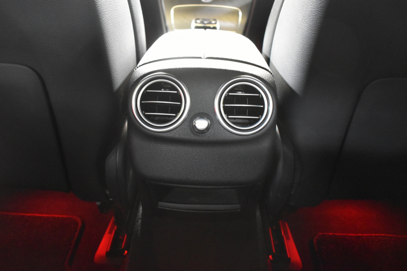 メルセデスベンツ Cクラス C220d AVG AMGﾗｲﾝ ﾚｰﾀﾞｰｾｰﾌﾃｨP 後期型  燃費18.9km  ﾋｰﾀｰ黒革 ﾃﾞｨｽﾄﾛ BSM Lﾁｪﾝｼﾞ 誤発進 AMGｴｱﾛ TWS19AW ｷｰﾚｽGO ﾊﾟｰｸﾄﾛ LEDﾍｯﾄﾞﾗｲﾄ ﾏﾙﾁｱﾝﾋﾞｴﾝﾄ 地ﾃﾞｼﾞﾅﾋﾞBｶﾒﾗ 2年保証