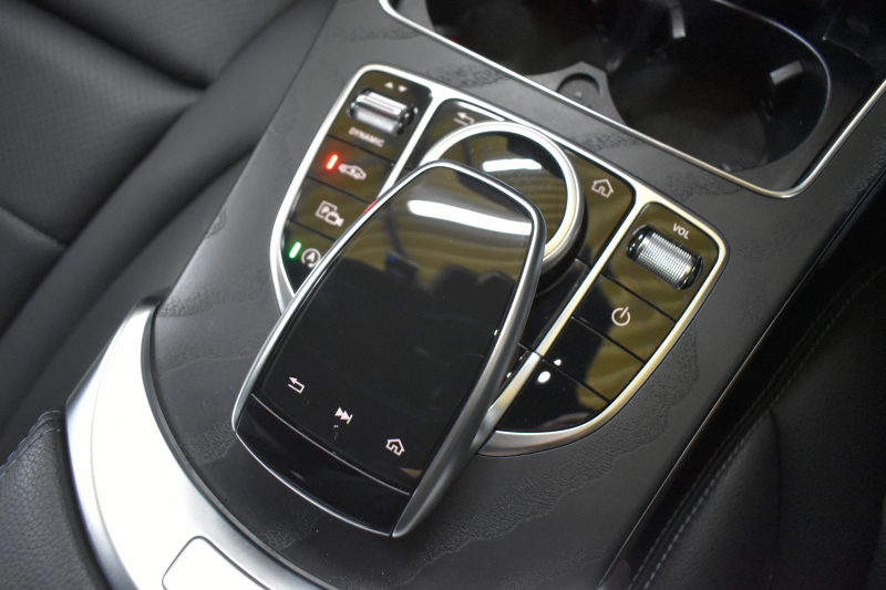 メルセデスベンツ Cクラス C220d AVG AMGﾗｲﾝ ﾚｰﾀﾞｰｾｰﾌﾃｨP 後期型  燃費18.9km  ﾋｰﾀｰ黒革 ﾃﾞｨｽﾄﾛ BSM Lﾁｪﾝｼﾞ 誤発進 AMGｴｱﾛ TWS19AW ｷｰﾚｽGO ﾊﾟｰｸﾄﾛ LEDﾍｯﾄﾞﾗｲﾄ ﾏﾙﾁｱﾝﾋﾞｴﾝﾄ 地ﾃﾞｼﾞﾅﾋﾞBｶﾒﾗ 2年保証