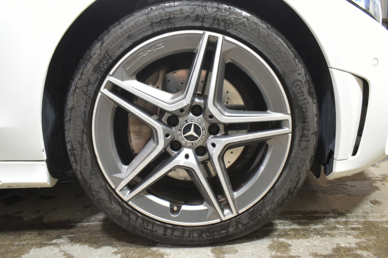 メルセデスベンツ Cクラス C220d AVG AMGﾗｲﾝ ﾚｰﾀﾞｰｾｰﾌﾃｨP 後期型  燃費18.9km  ﾋｰﾀｰ黒革 ﾃﾞｨｽﾄﾛ BSM Lﾁｪﾝｼﾞ 誤発進 AMGｴｱﾛ TWS19AW ｷｰﾚｽGO ﾊﾟｰｸﾄﾛ LEDﾍｯﾄﾞﾗｲﾄ ﾏﾙﾁｱﾝﾋﾞｴﾝﾄ 地ﾃﾞｼﾞﾅﾋﾞBｶﾒﾗ 2年保証