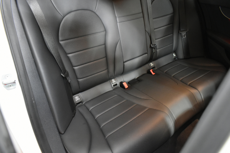 メルセデスベンツ Cクラス C220d AVG AMGﾗｲﾝ ﾚｰﾀﾞｰｾｰﾌﾃｨP 後期型  燃費18.9km  ﾋｰﾀｰ黒革 ﾃﾞｨｽﾄﾛ BSM Lﾁｪﾝｼﾞ 誤発進 AMGｴｱﾛ TWS19AW ｷｰﾚｽGO ﾊﾟｰｸﾄﾛ LEDﾍｯﾄﾞﾗｲﾄ ﾏﾙﾁｱﾝﾋﾞｴﾝﾄ 地ﾃﾞｼﾞﾅﾋﾞBｶﾒﾗ 2年保証