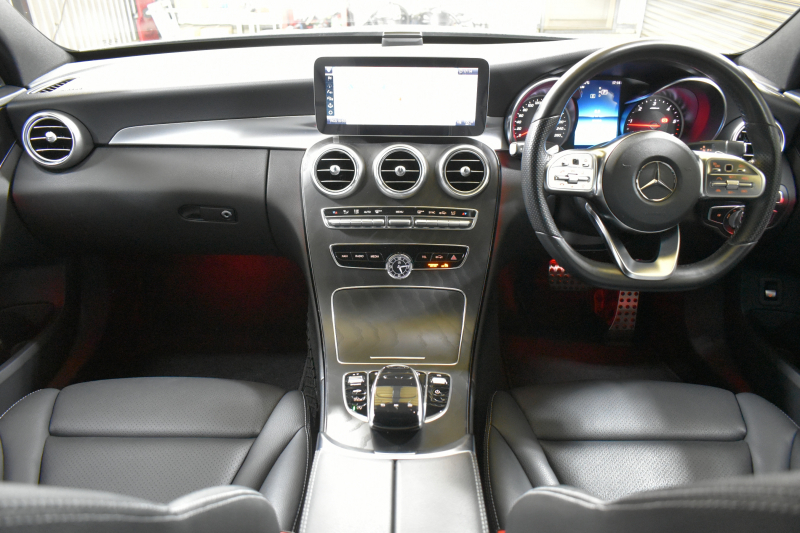 メルセデスベンツ Cクラス C220d AVG AMGﾗｲﾝ ﾚｰﾀﾞｰｾｰﾌﾃｨP 後期型  燃費18.9km  ﾋｰﾀｰ黒革 ﾃﾞｨｽﾄﾛ BSM Lﾁｪﾝｼﾞ 誤発進 AMGｴｱﾛ TWS19AW ｷｰﾚｽGO ﾊﾟｰｸﾄﾛ LEDﾍｯﾄﾞﾗｲﾄ ﾏﾙﾁｱﾝﾋﾞｴﾝﾄ 地ﾃﾞｼﾞﾅﾋﾞBｶﾒﾗ 2年保証